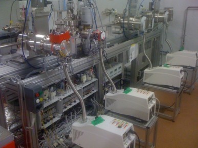 Gas absorber differential pumping